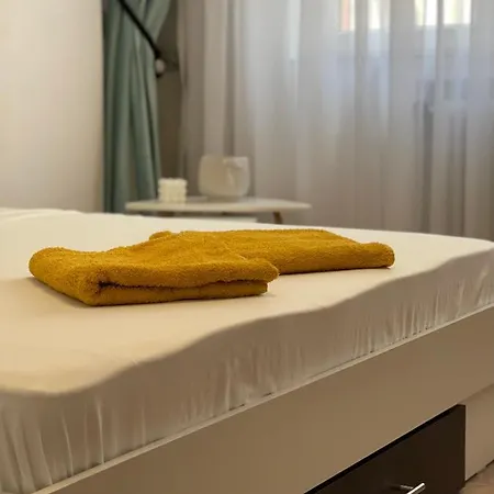 Super And Homey * Bükreş