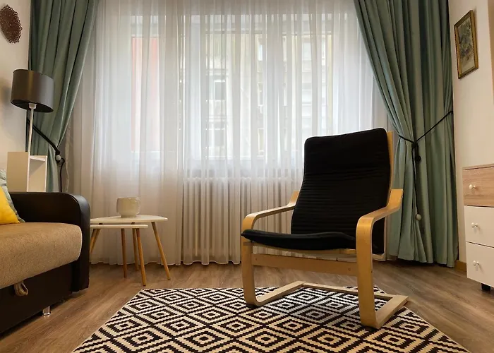 Apartment Super And Homey